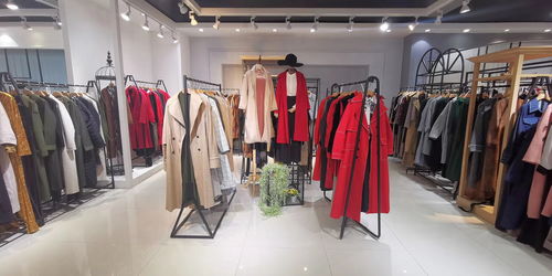 服装人必收藏的时尚折扣女装批发进货攻略